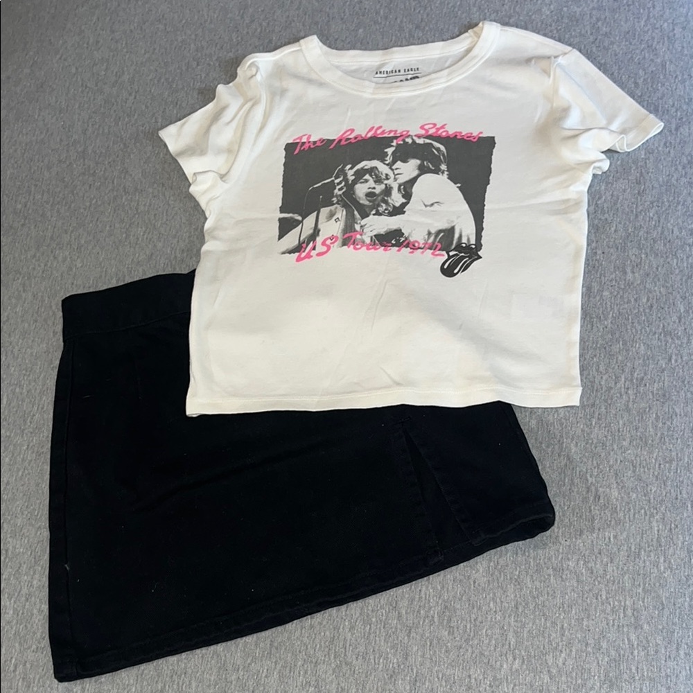 American Eagle Outfitters Short Sleeve Tees White and Black Collection